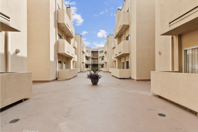 Building Photo - 19350 Sherman Way