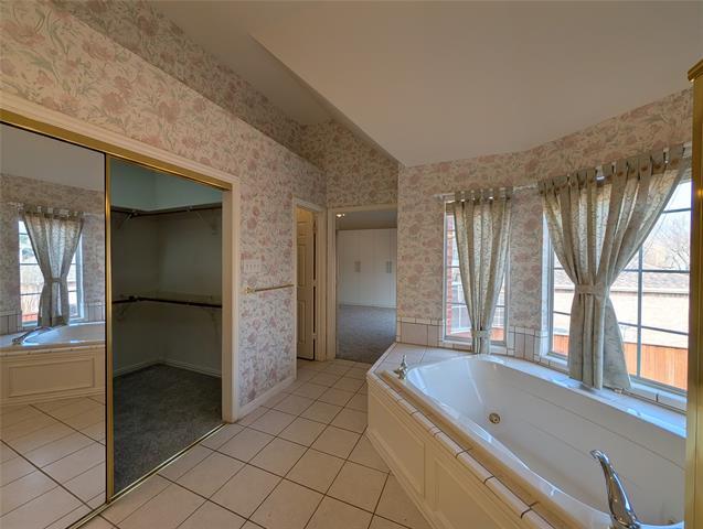 Building Photo - 8416 Mesa Verde Dr