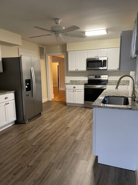 Building Photo - 204 Glen Echo Dr