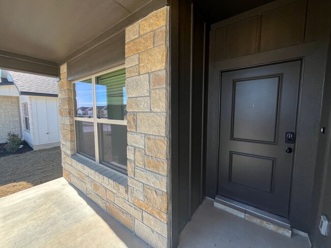 Building Photo - 913 Switchgrass Dr