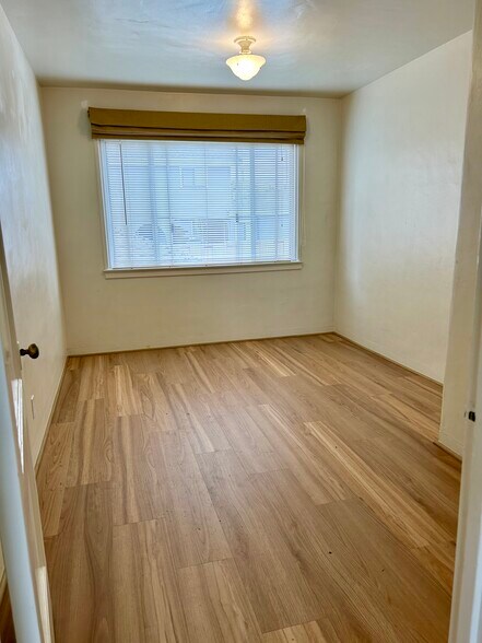 Bedroom - 471 Park Ave