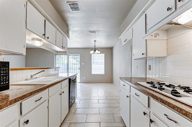 Building Photo - 5318 Botany Ln