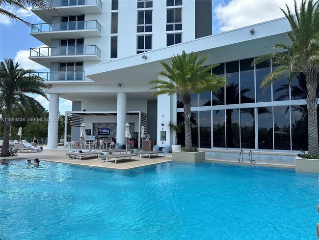 Building Photo - 16385 Biscayne Blvd