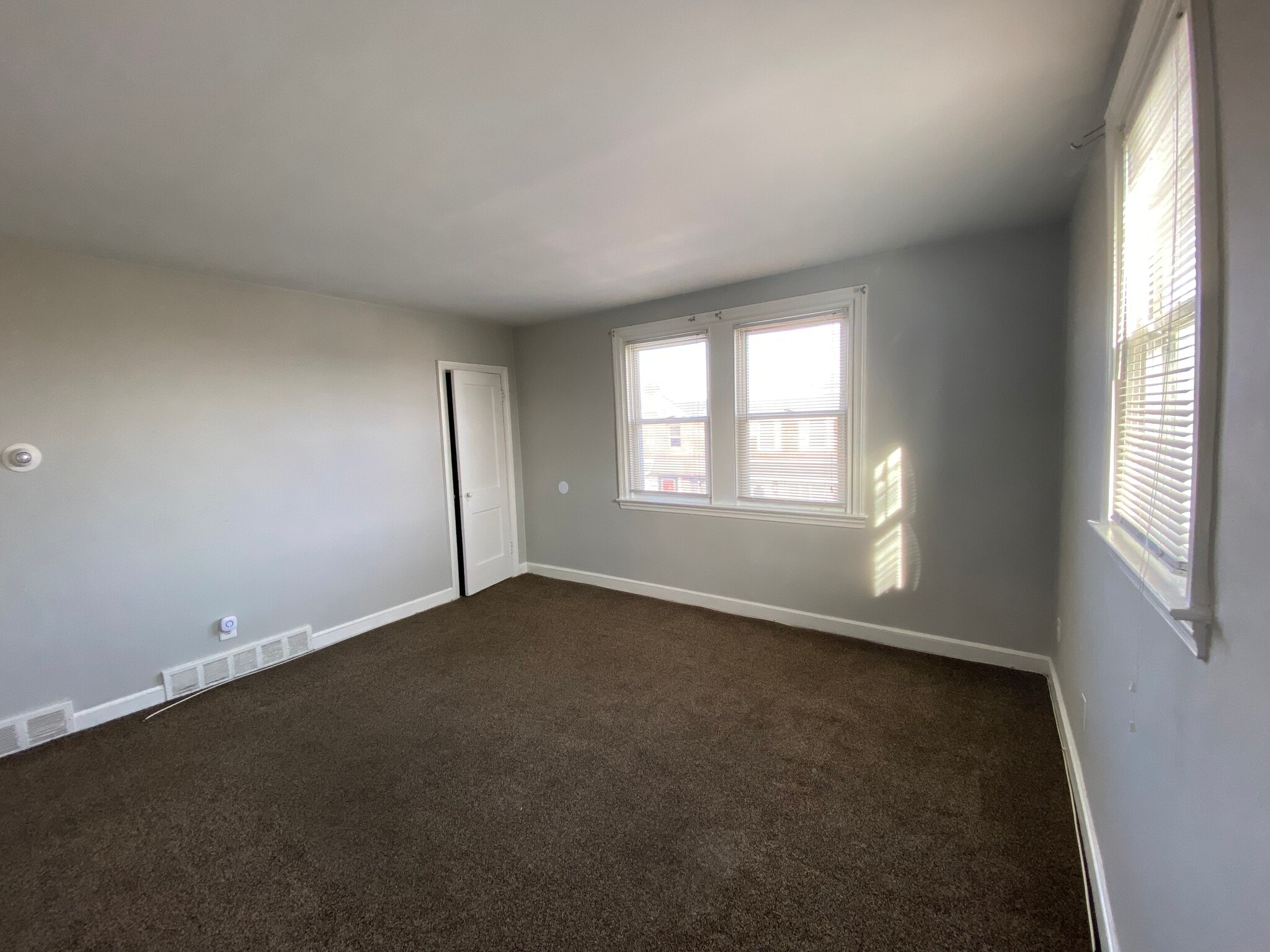 Livingroom - 4444 Loring St