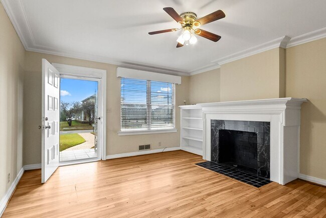 Building Photo - 1630 1st Ave