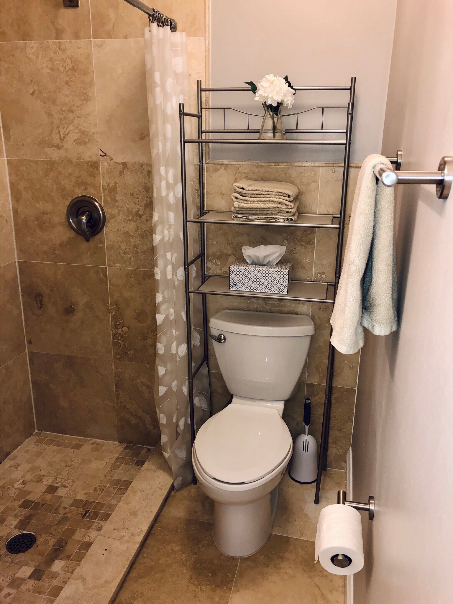 Building Photo - 8859 Eagleview Dr