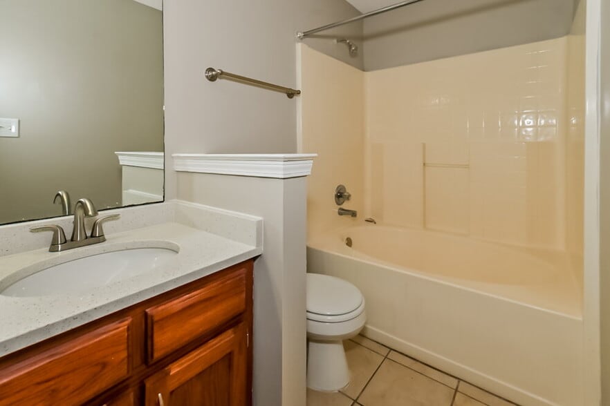 Building Photo - 6700 Black Oak Dr