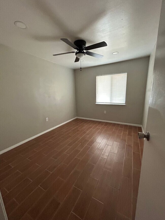 Building Photo - Newly remodeled house in Brawley