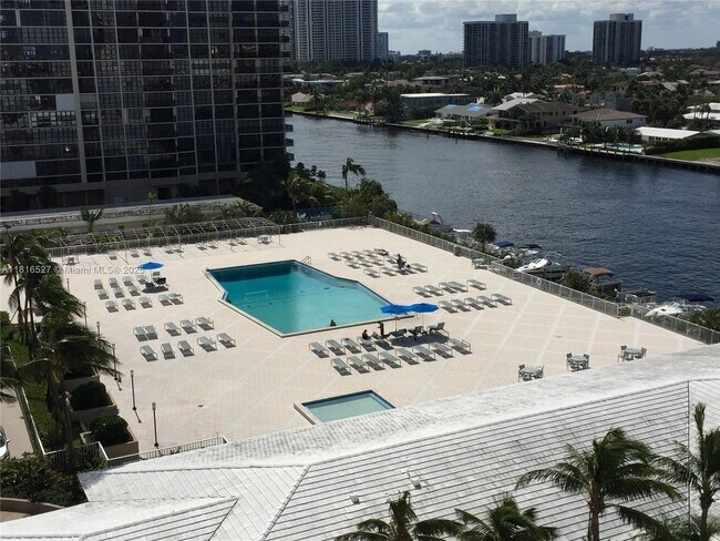 Building Photo - 1985 S Ocean Dr