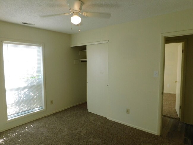 Building Photo - Home located in the heart of Havelock!