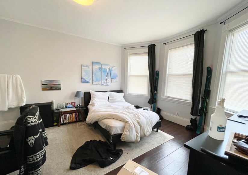 Building Photo - 31 Rawson St