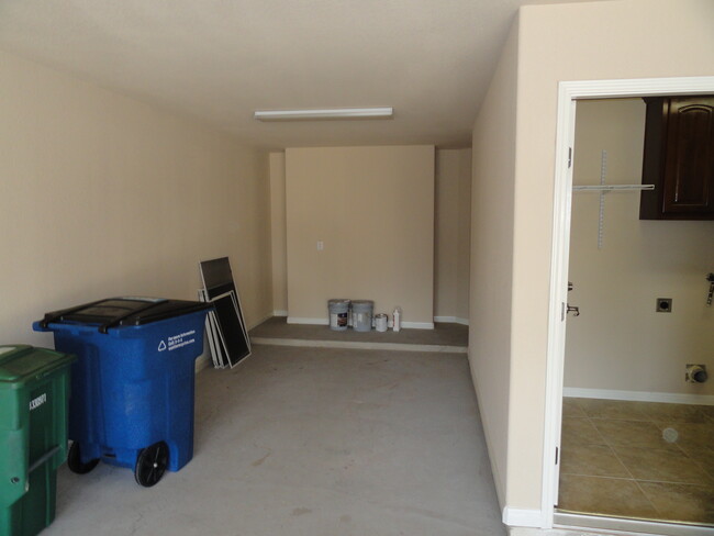 Building Photo - 10024 Lisi Anne Dr