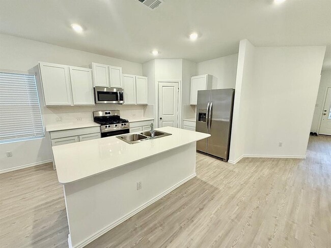 Building Photo - 1724 Four Waters Lp