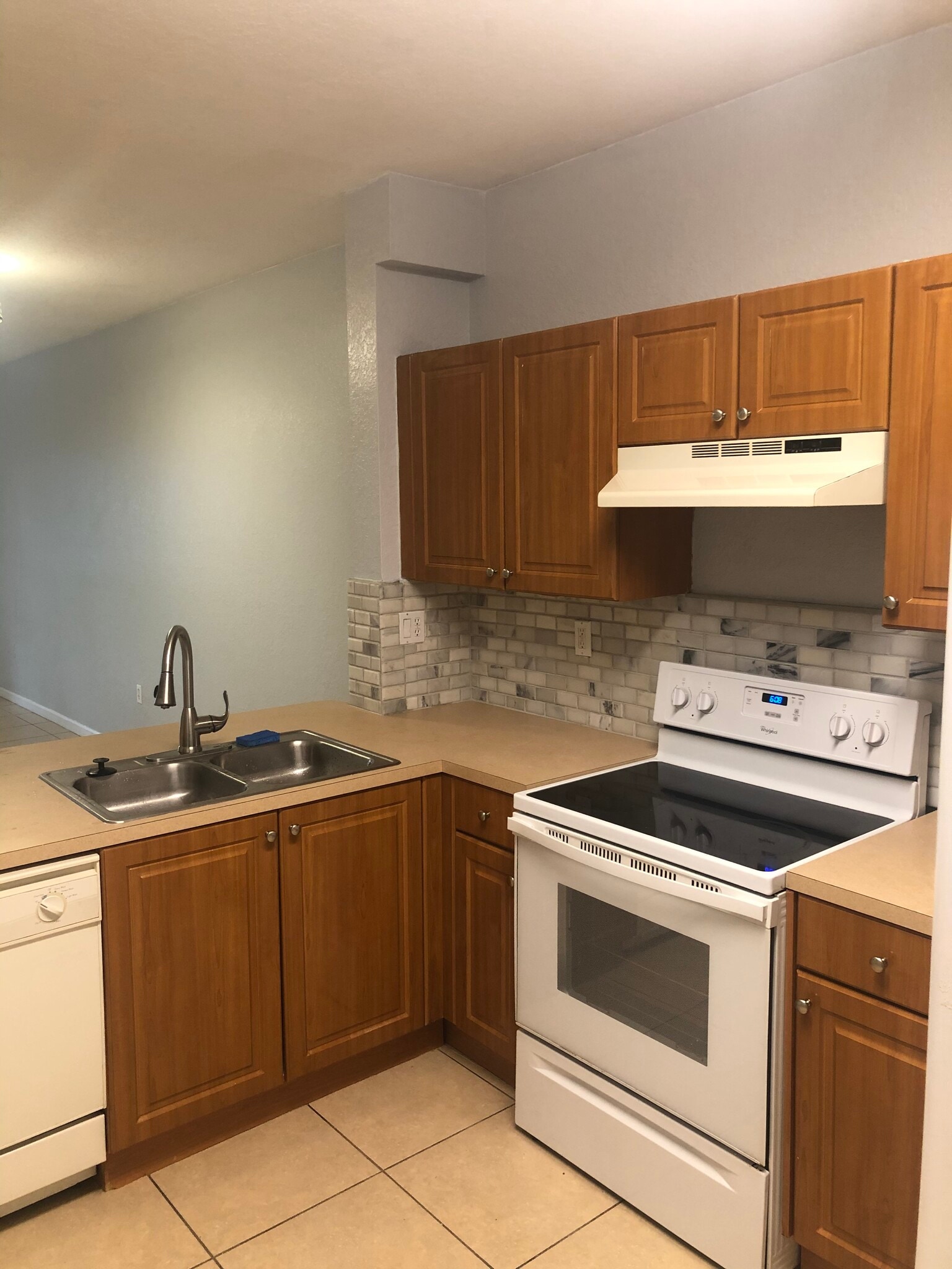 old stove shown - 7937 Tuscany Ct