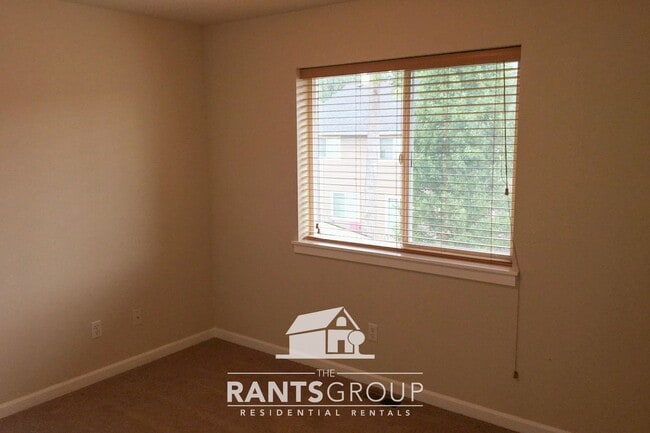 Building Photo - Spacious 4-Bedroom Craftsman Home in Lacey!