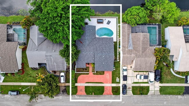 Building Photo - 16709 SW 5th Ct