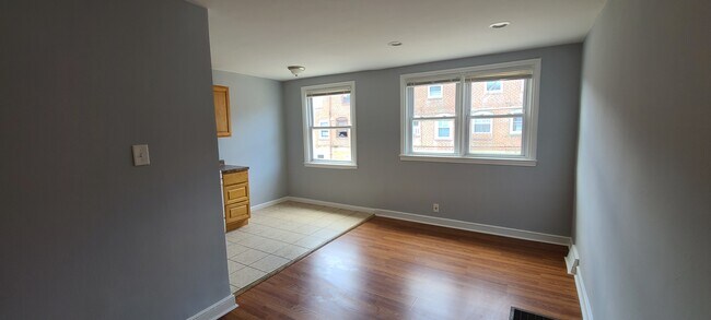 Building Photo - 7026 Lynford St