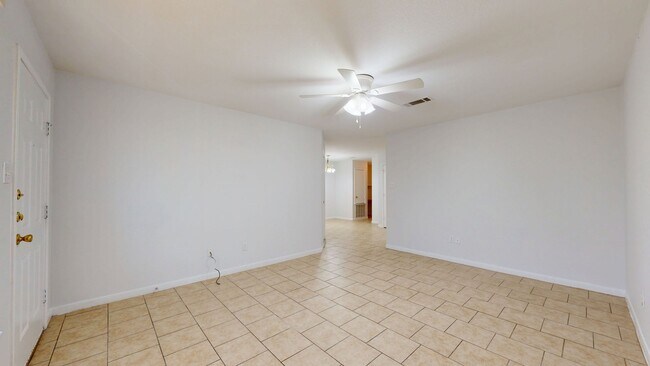 Building Photo - 316 Cedar Ridge Dr