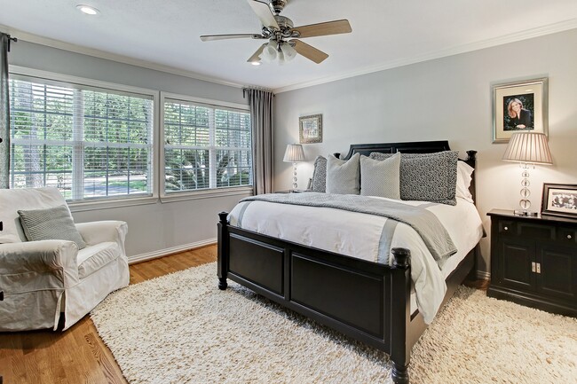 Building Photo - 751 W 43rd St