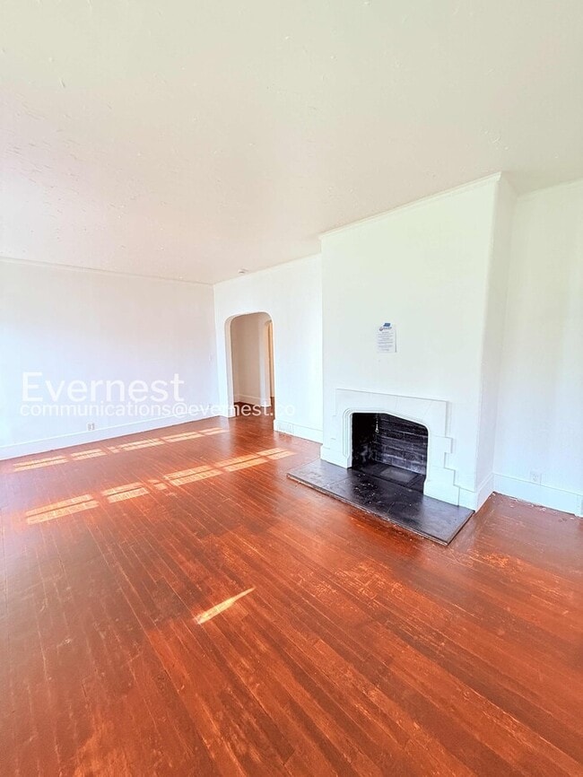 Building Photo - Charming Home with Fenced Yard & Hookups / 3 Beds & 1 Bath / Voucher Accepted / Pets Not Allowed ...