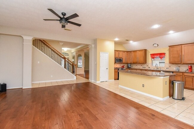Building Photo - 28026 Rusty Hawthorne Dr
