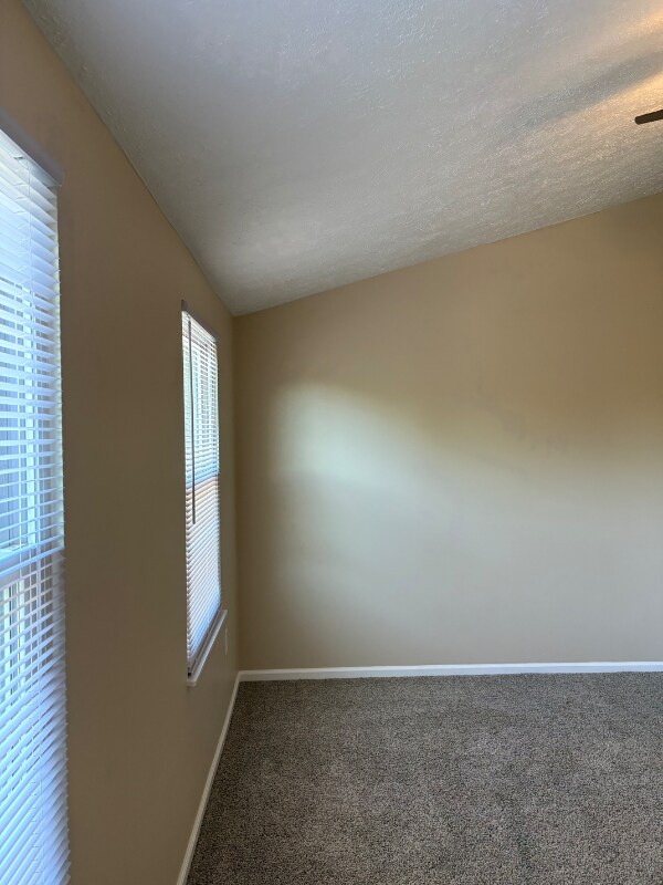 Building Photo - 802 Lexington Dr