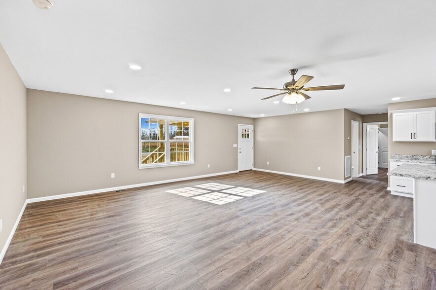 Building Photo - 5445 Window Cliff Rd