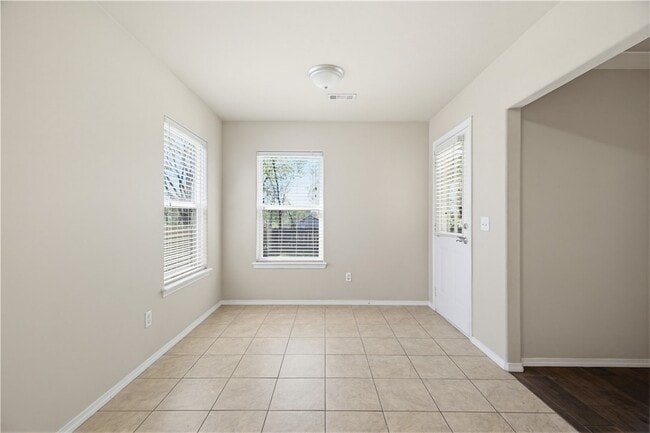 Building Photo - 6301 SW Meadow Well Ave