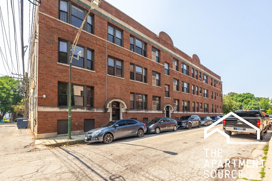 Building Photo - 3147 W Medill Ave