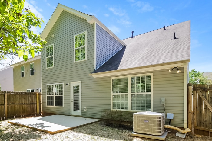 Building Photo - 551 Arrowhead Dr