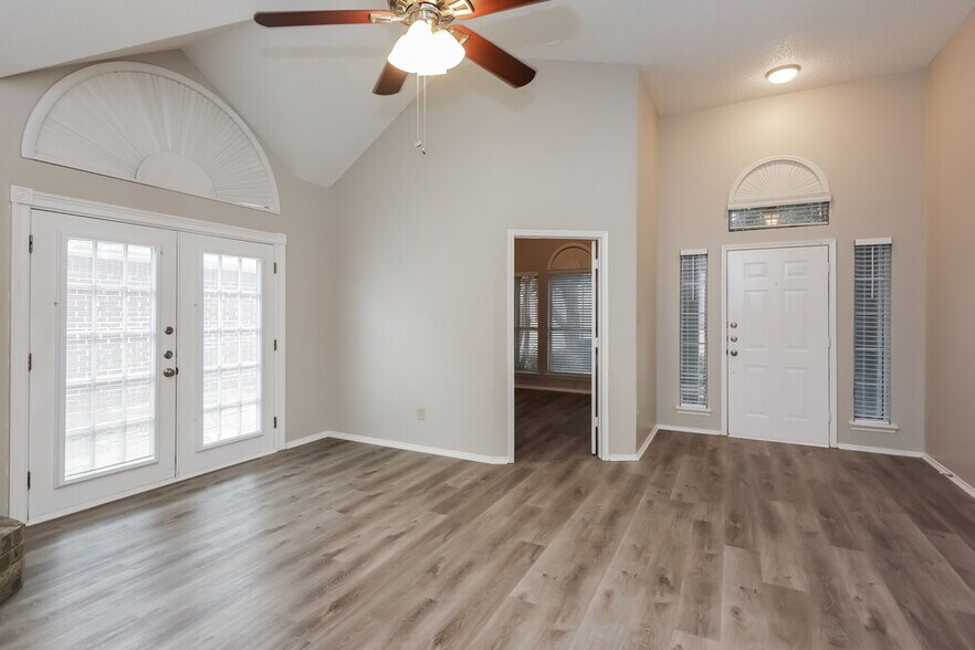 Building Photo - 6609 Wildhaven Dr