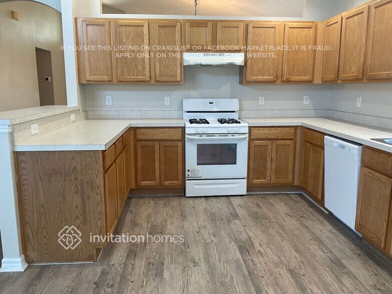 Building Photo - 4202 Roberta Dr