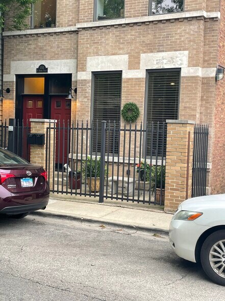 Building Photo - 1255 N Honore St