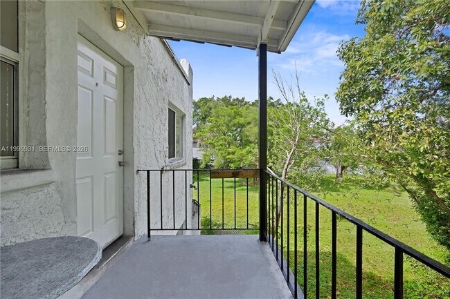 Building Photo - 109 NW 6th Ave