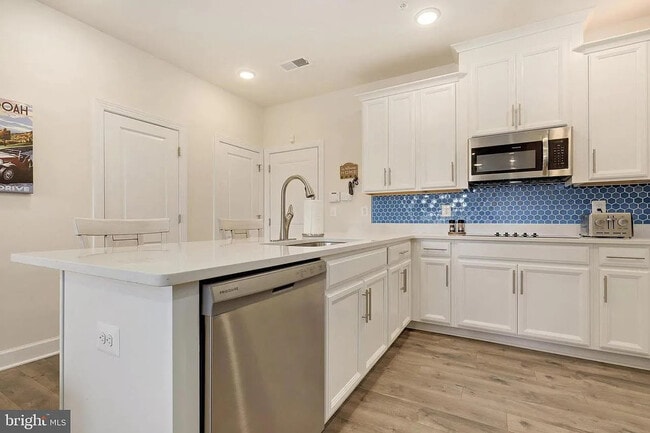 Primary Photo - 10342 Ratcliffe Trl