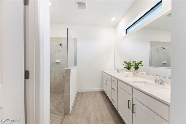 Building Photo - 11096 Canopy Loop