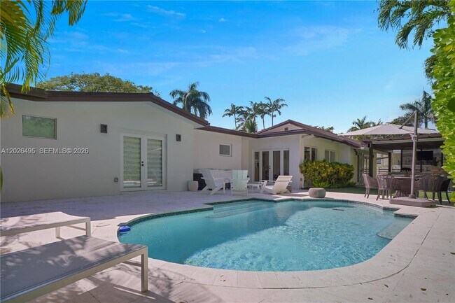 Building Photo - 6111 SW 86th St