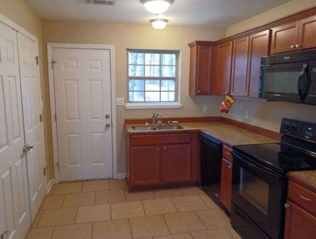 Building Photo - 128 Herman Ln