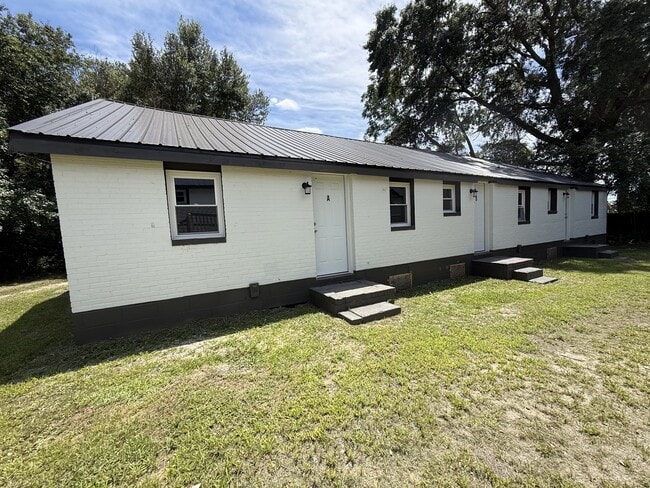 Building Photo - 106 Molette St