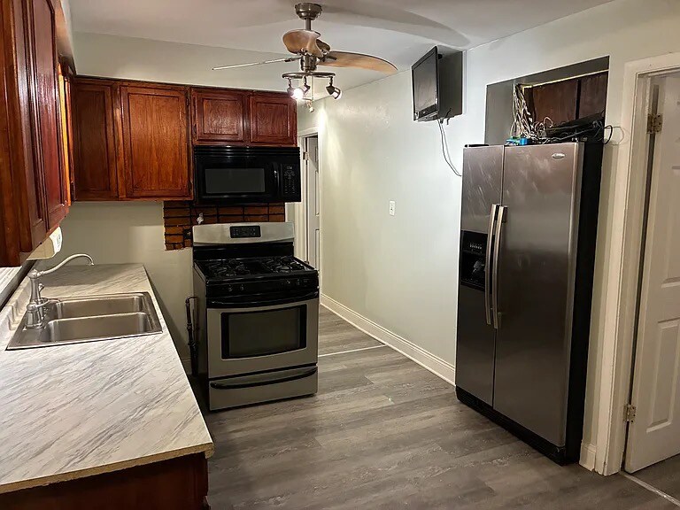 Building Photo - 11658 S Peoria St