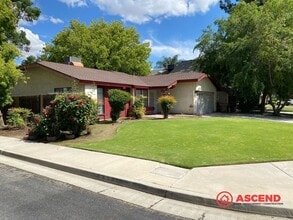 Building Photo - Beautiful 3 Bedroom Home Located in the Southwest!