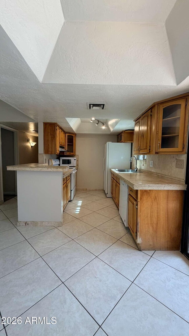 Building Photo - 3809 E Sweetwater Ave