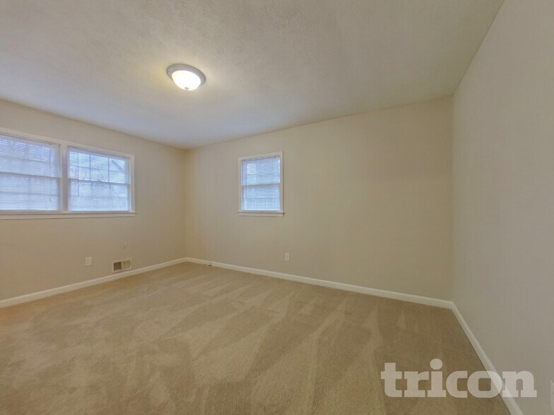 Building Photo - 5020 Horton Pl