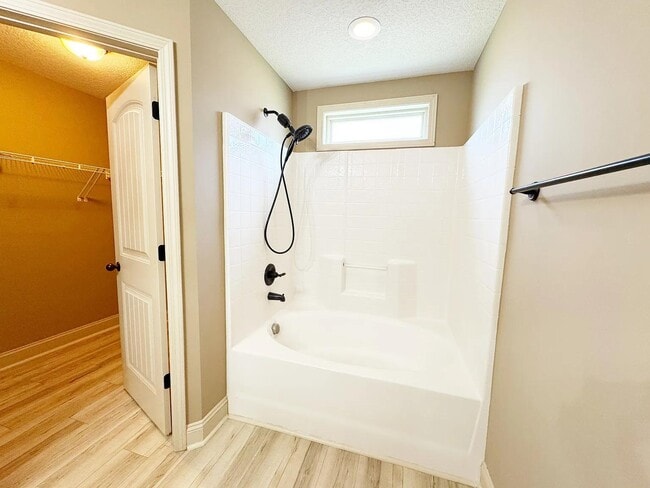 Building Photo - 106 S Hamlet Ct
