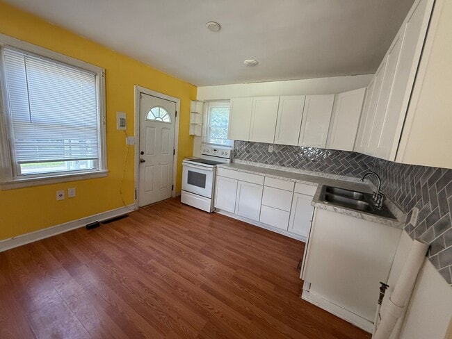 Building Photo - ***MOVE IN SPECIAL***