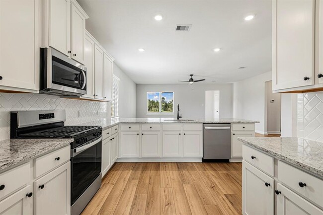Building Photo - 15667 Honey Cv Dr