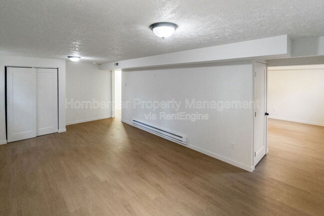 Building Photo - 8715 N Kelly Ct