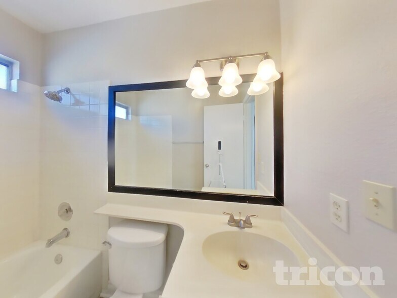 Building Photo - 274 Spring Hills Ln