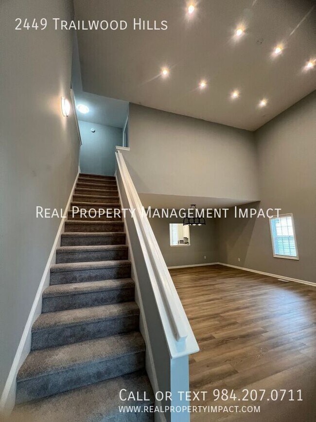Building Photo - 2449 Trailwood Hills Dr