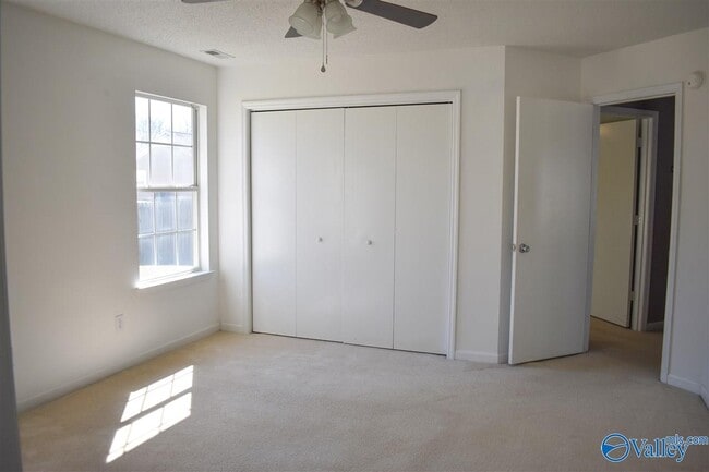 Building Photo - 120 Grey Fawn Trail